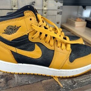 Jordan Kids Black and Yellow Sneakers “POLLEN”
